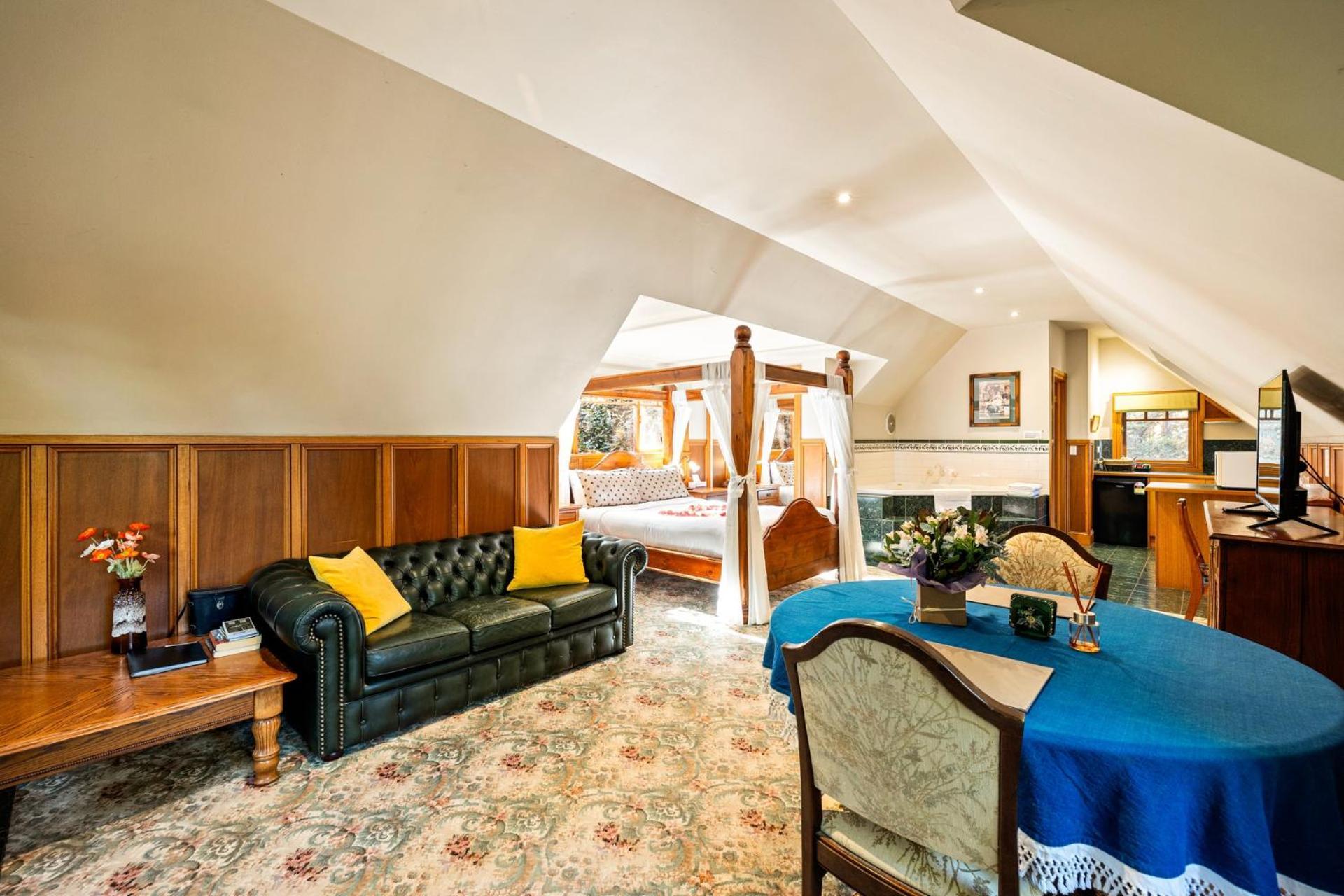 Arnica Views Summit Retreat Bed & Breakfast Mount Dandenong Exterior photo
