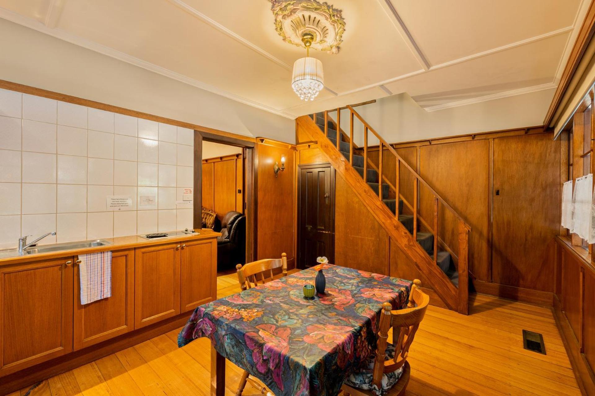 Arnica Views Summit Retreat Bed & Breakfast Mount Dandenong Exterior photo